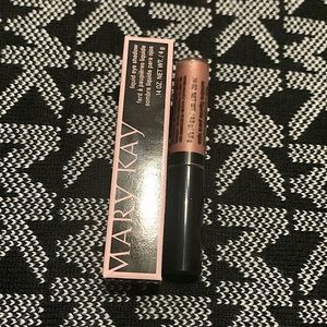 Mary kay liquid eye shadow